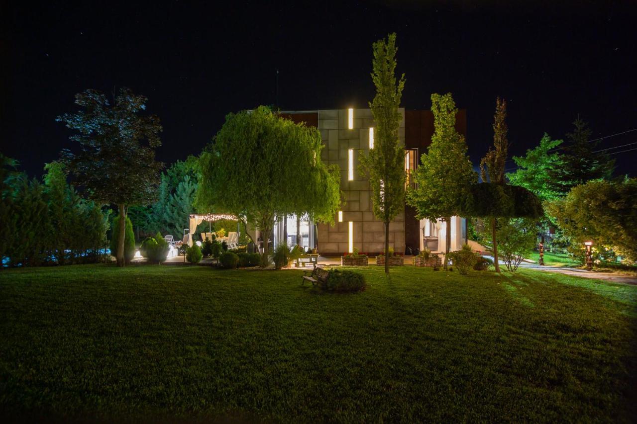 Kubiq Residence Giarmata Luaran gambar