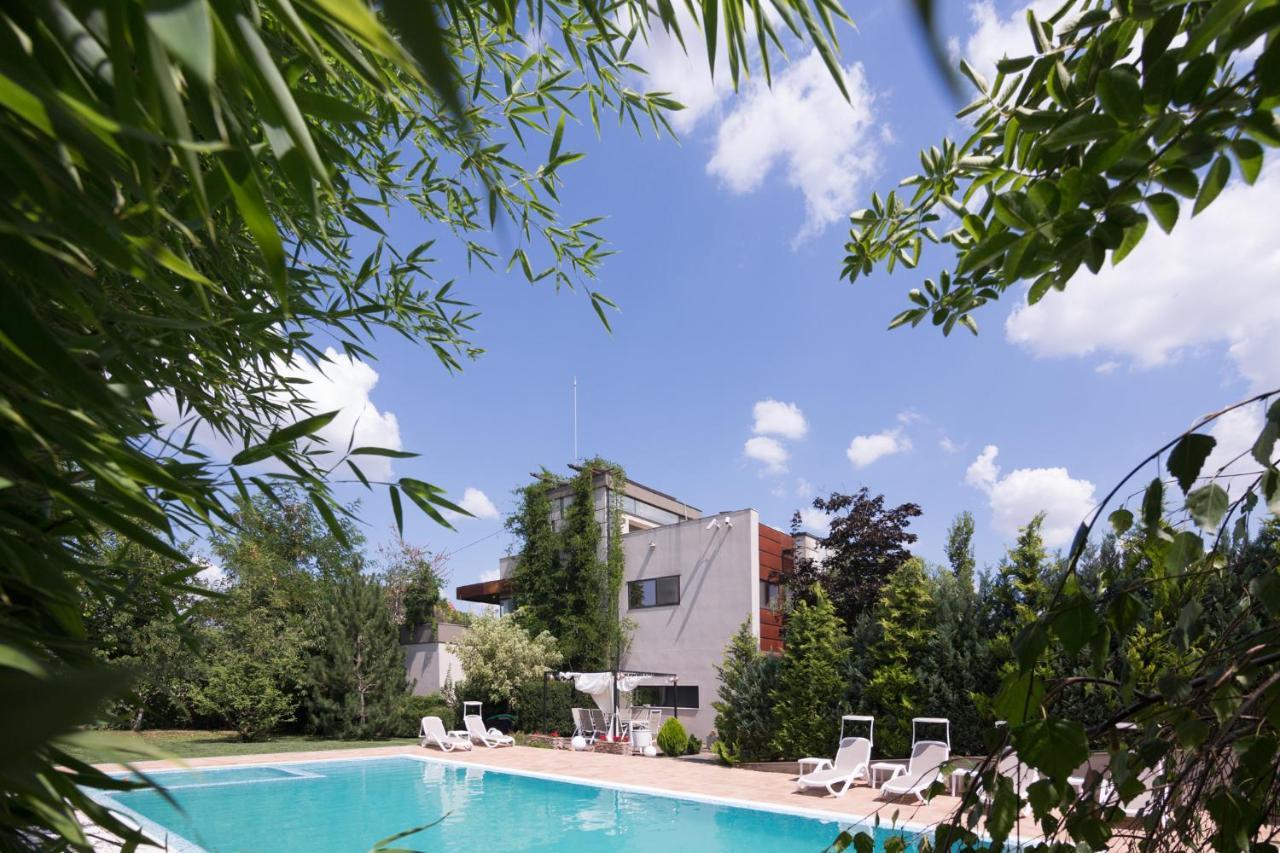 Kubiq Residence Giarmata Luaran gambar