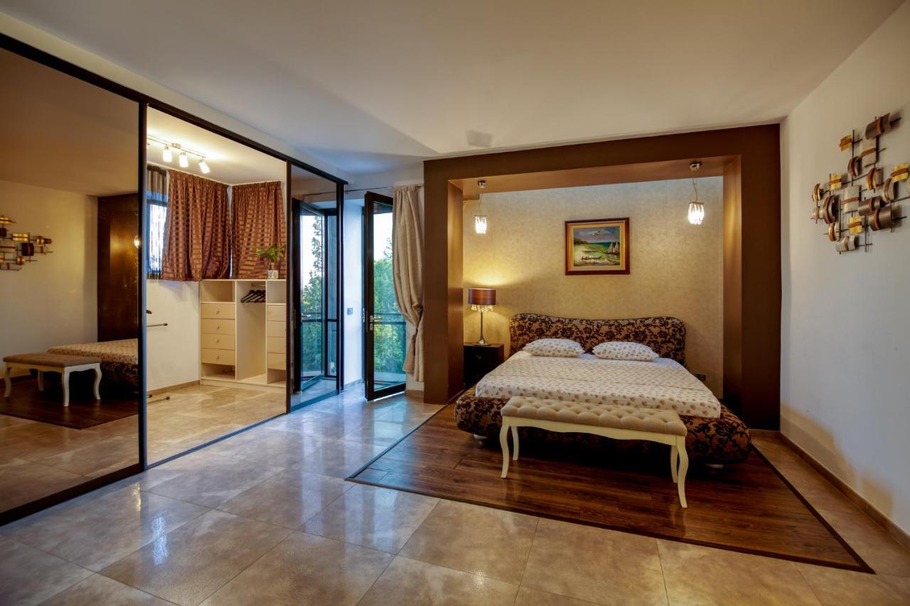 Kubiq Residence Giarmata Luaran gambar