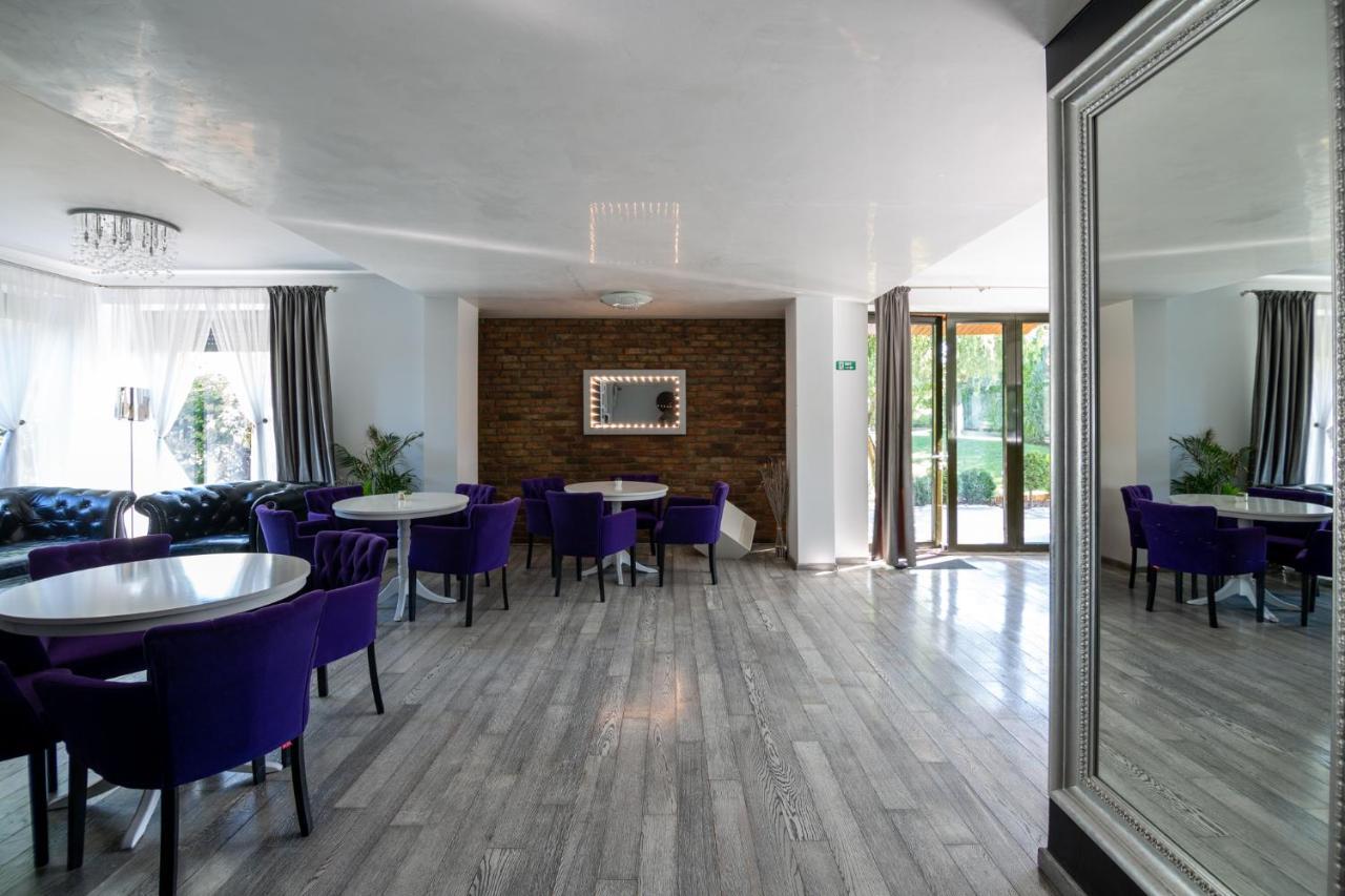 Kubiq Residence Giarmata Luaran gambar