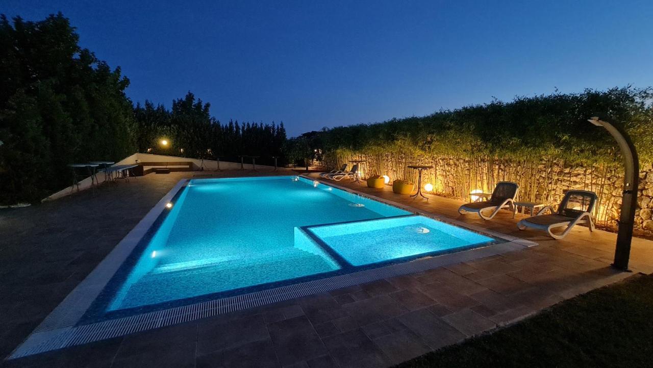 Kubiq Residence Giarmata Luaran gambar